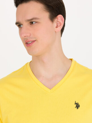 تی شرت مردانه یقه هفت آستین کوتاه معمولی زرد تیره یو اس پولو