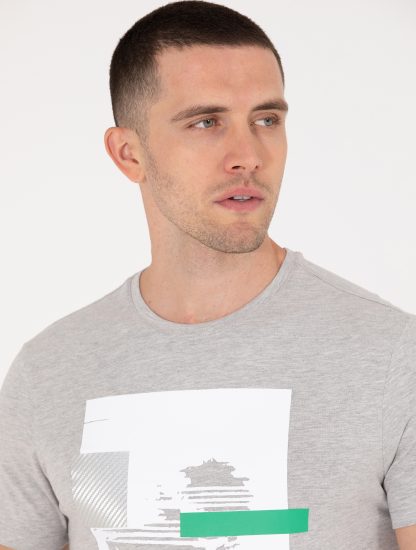 تی شرت مردانه آستین کوتاه یقه گرد مدل جذب خاکستری ملانژ پیرکاردین