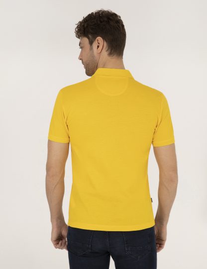 تی شرت مردانه آستین کوتاه یقه پولو ساده مدل جذب زرد پیرکاردین
