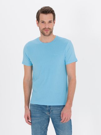 تی شرت مردانه آستین کوتاه یقه گرد مدل جذب آبی روشن پیرکاردین