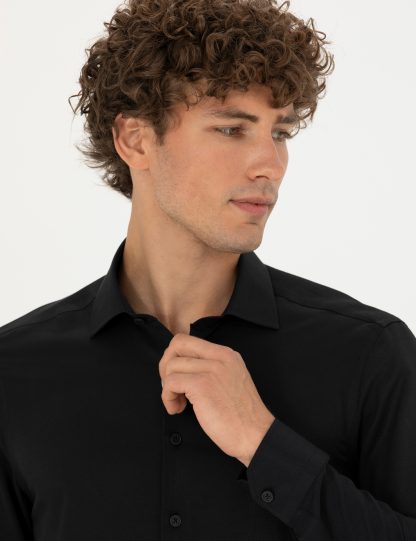 پیراهن آستین بلند مردانه یقه کلاسیک نخی جذب سیاه پیرکاردین