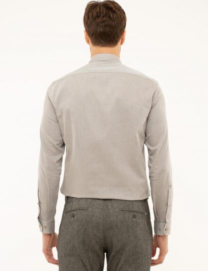 پیراهن آستین بلند مردانه یقه دکمه دار ساده قهوه ای روشن کاشارل