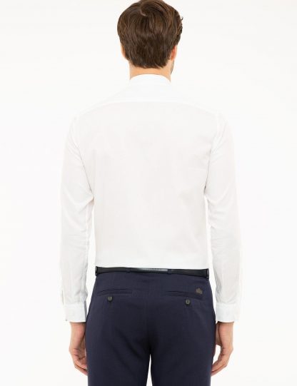 پیراهن آستین بلند مردانه یقه دکمه دار بدون جیب ژاکارد سفید کاشارل