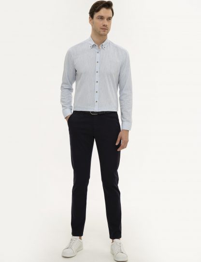 پیراهن آستین بلند مردانه یقه دکمه دار جیبدار ساده آبی روشن کاشارل