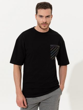 تی شرت مردانه آستین کوتاه یقه گرد طرحدار معمولی سیاه پیرکاردین