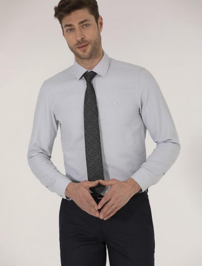 پیراهن آستین بلند مردانه یقه کلاسیک طرح ساده جذب خاکستری پیرکاردین