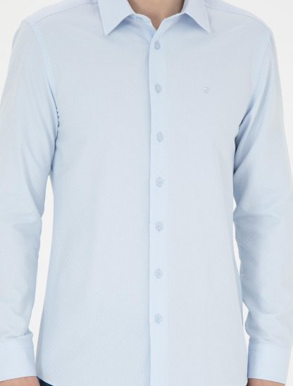 پیراهن آستین بلند مردانه یقه کلاسیک اندامی آبی روشن پیرکاردین