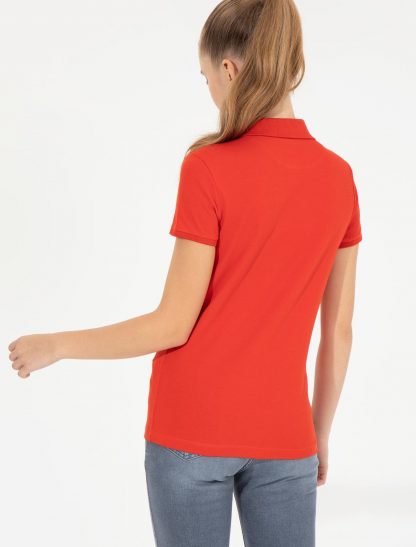 تی شرت زنانه آستین کوتاه یقه پولو جذب قرمز یو اس پولو