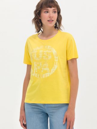 تی شرت زنانه یقه گرد آستین کوتاه طرحدار راحت زرد تیره یو اس پولو