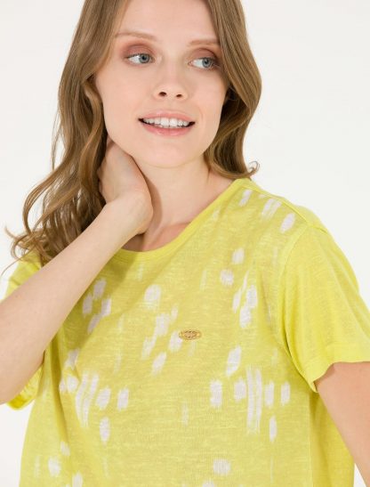 تی شرت زنانه یقه گرد آستین کوتاه طرحدار راحت زرد یو اس پولو
