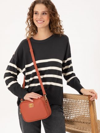 کیف دوشی زنانه آجری یو اس پولو