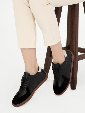 کفش کتانی و اسپرت زنانه مشکی پیرکاردین