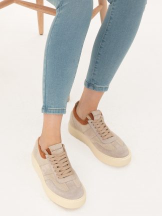 کفش کتانی و اسپرت زنانه بژ پیرکاردین