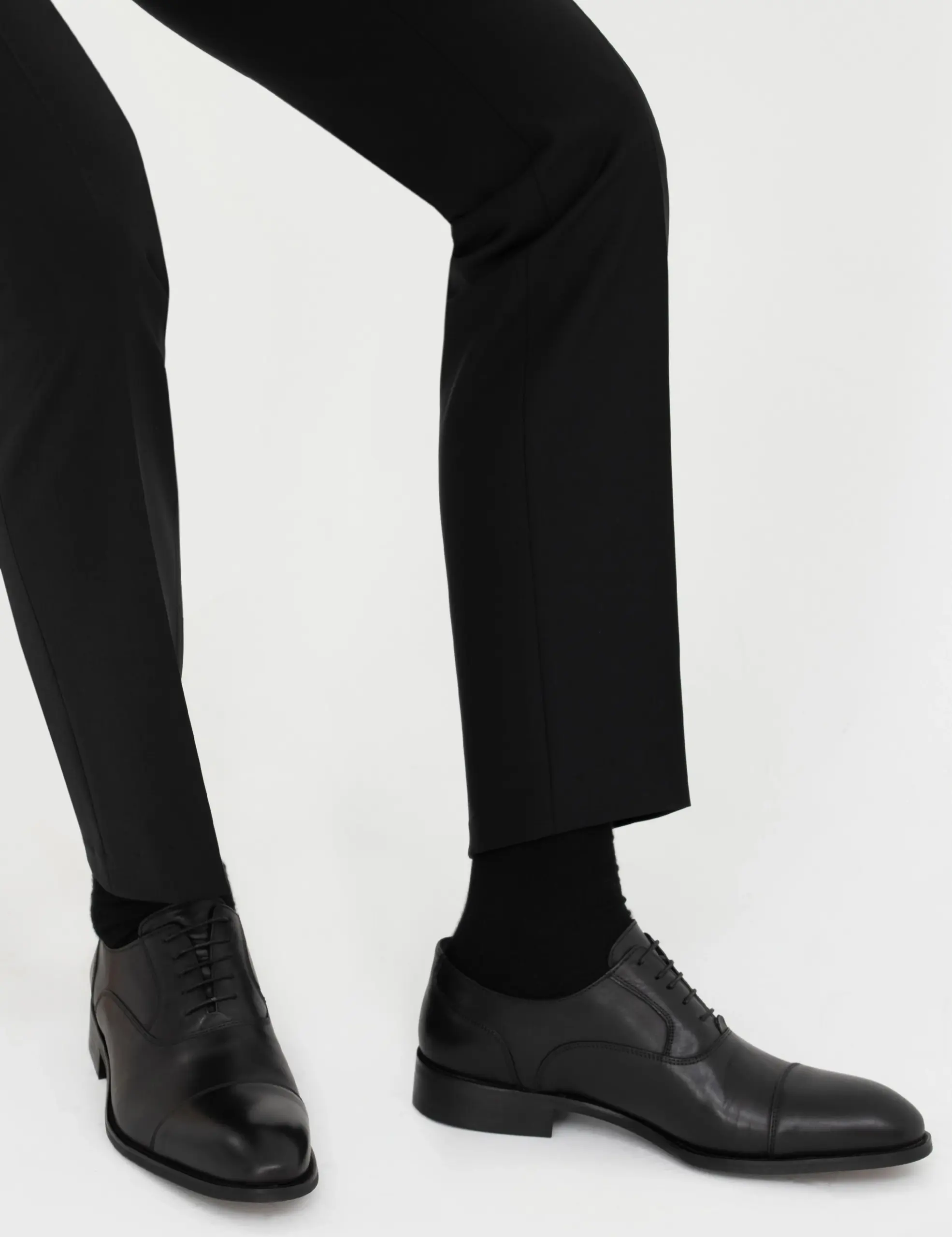 کفش رسمی مردانه کاشارل مدل کلاسیک رنگ مشکی از چرم طبیعی تصویر ۲