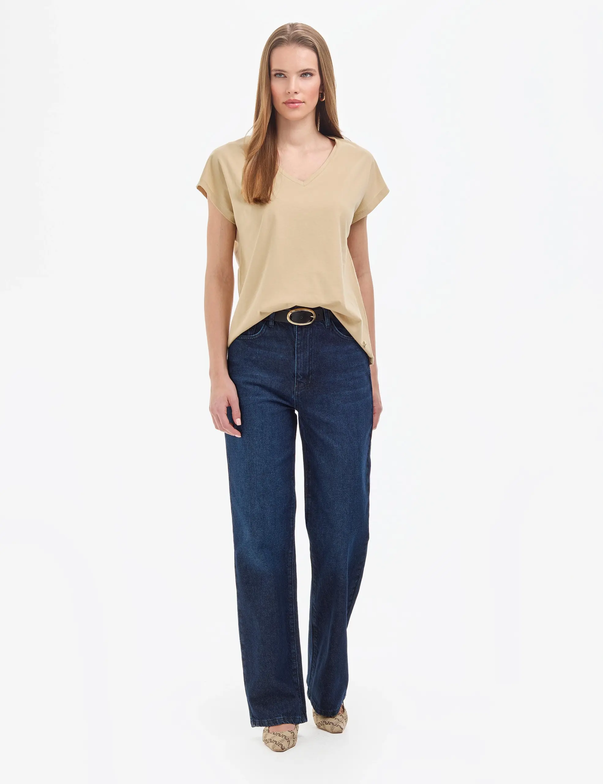 تیشرت زنانه یقه هفت ساده پیرکاردین رنگ بژ با تنخور معمولی تصویر ۴