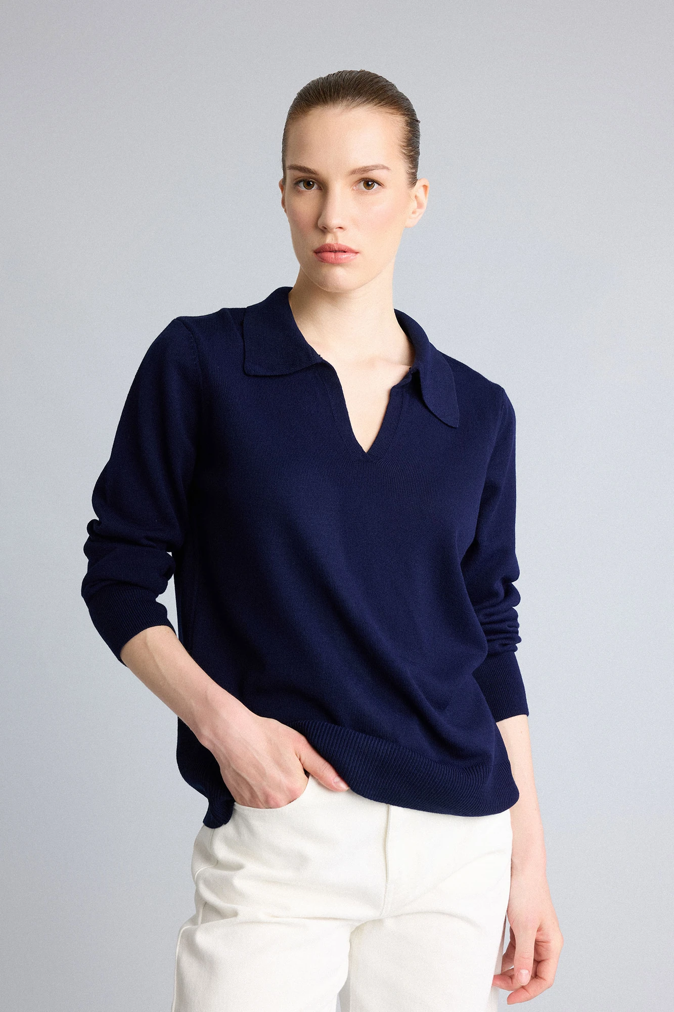 پلیور زنانه دفکتو رنگ سرمهای یقه پولو تصویر ۳